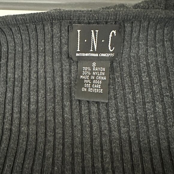 2000's era vintage style ruffle flared sleeve sweater (INC) - Picture 8 of 11